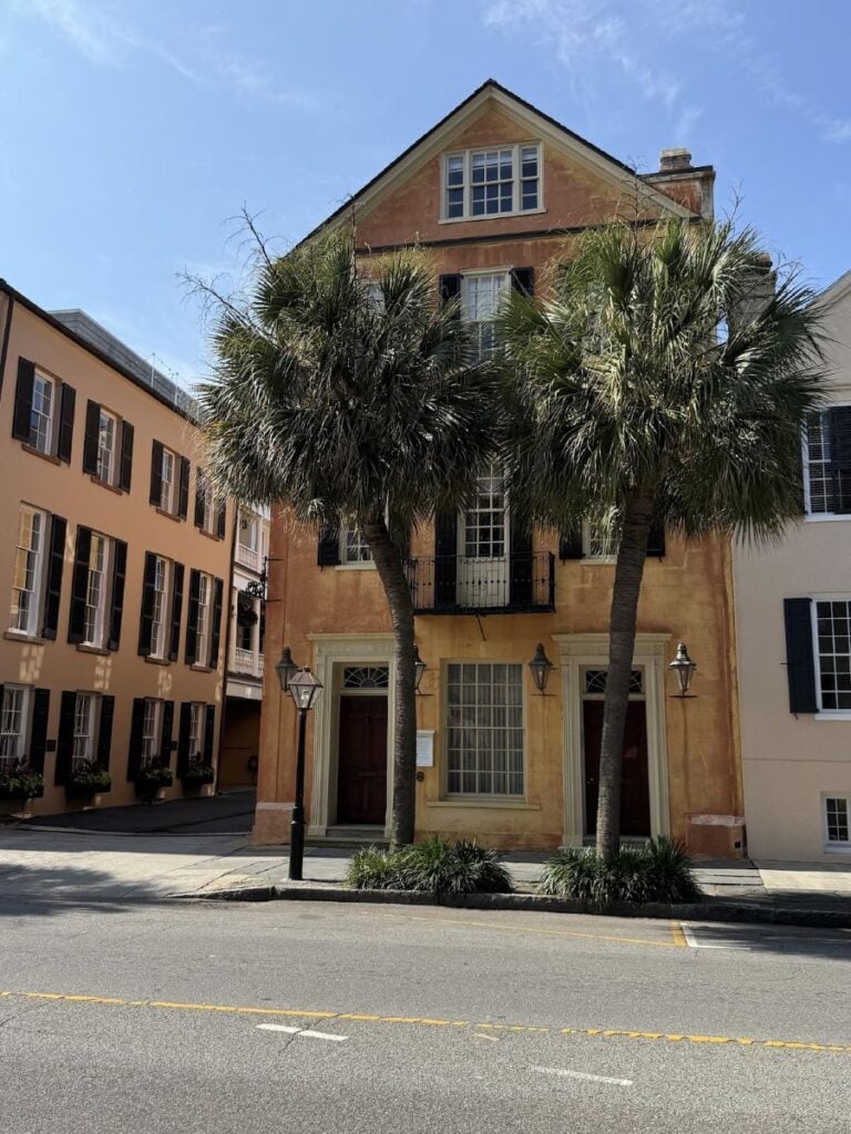 Historic building with palm trees in Charleston